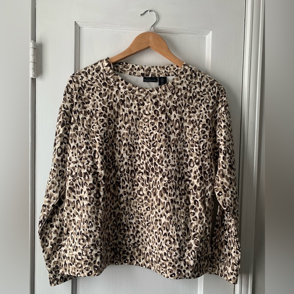 Tahari NWT Leopard Print Thick Cotton Blend Long Sleeve Shirt M